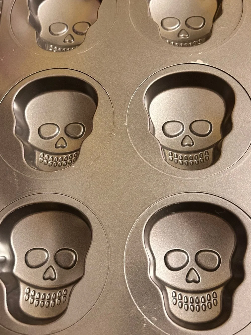 Wilton Metallic Gray Skull Muffin Pan - 12 Cavity